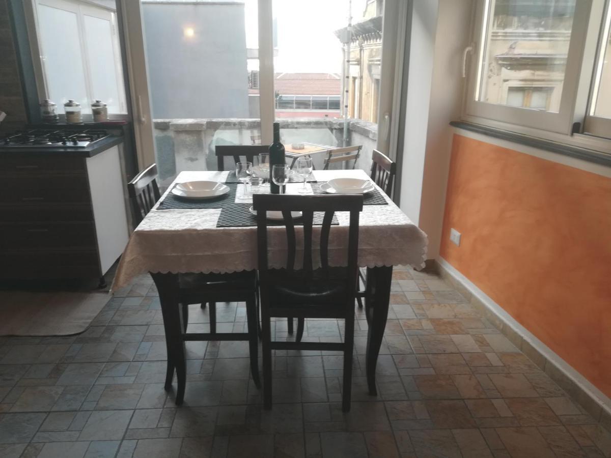 カターニアLa Terrazza Sul Centroアパートメント エクステリア 写真